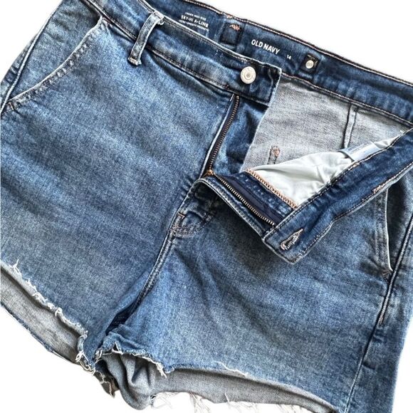 Old Navy high rise A-Line Cut off style Jean shorts Size 14 - Picture 6 of 14